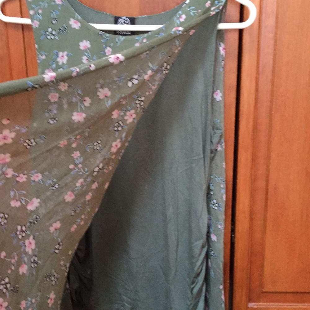 Sold Outside of Poshmark. Tank top - Picture 2 of 6